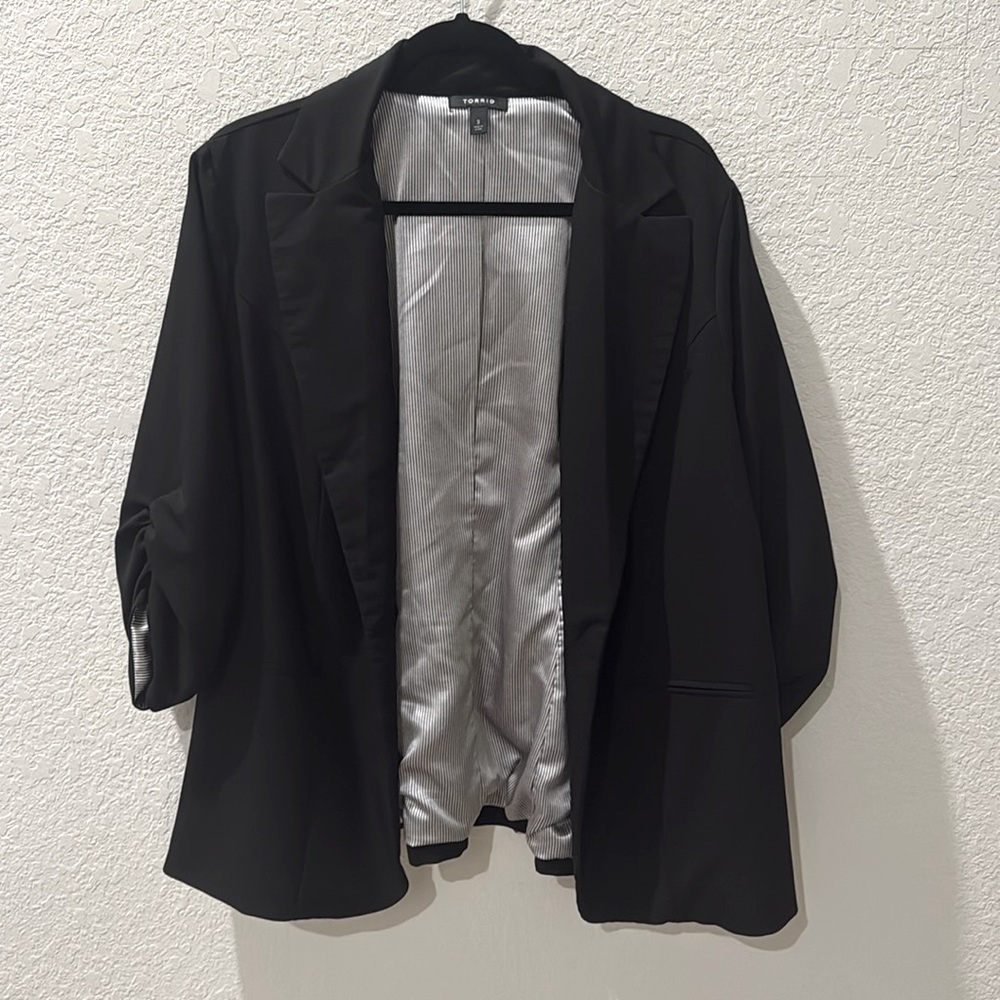 TORRID Black Blazer Size 3 22-24 (3XL)